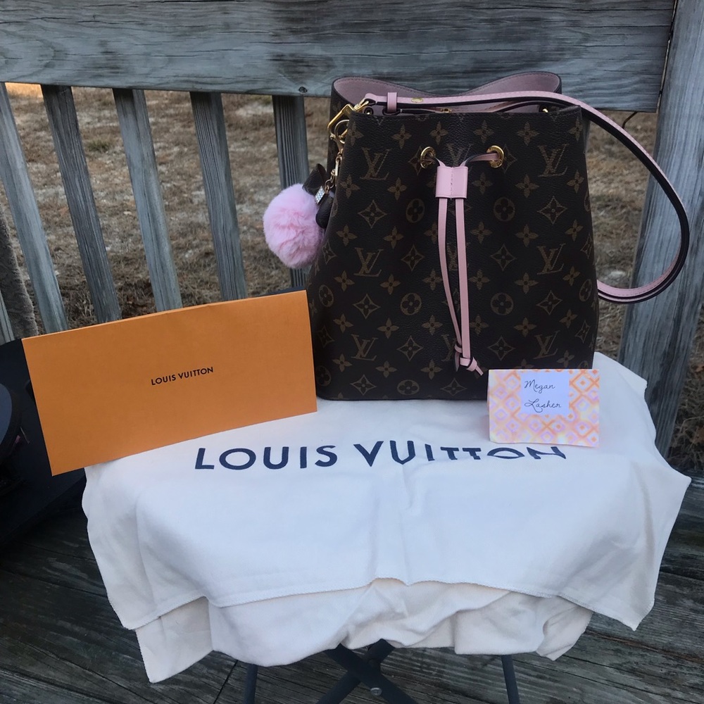 SOLD FAST!!!! LV Neo Noe Rose